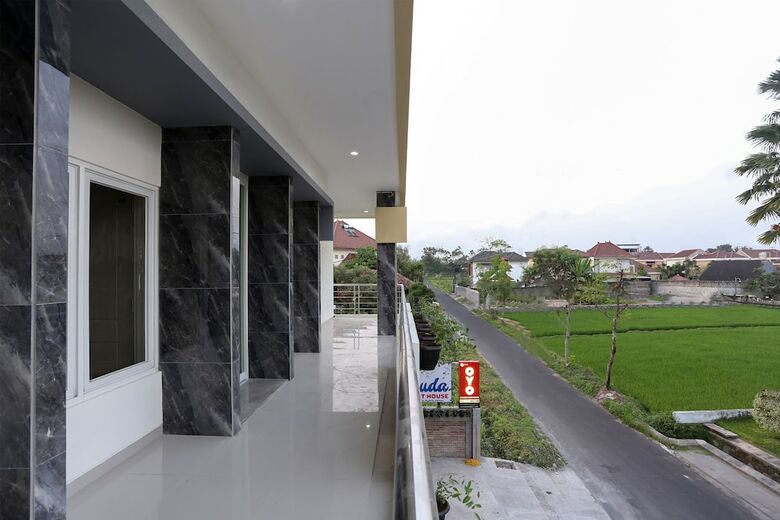 Hostal Oyo 999 Garuda Guesthouse