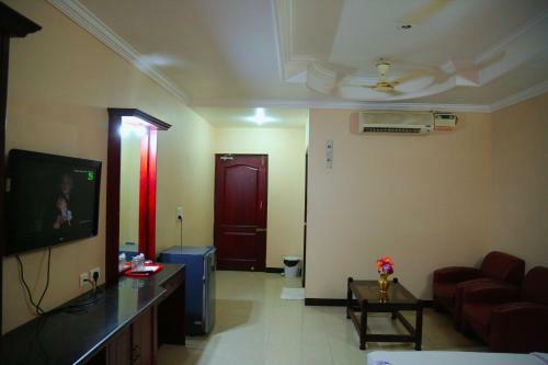 Hotel Vels Court