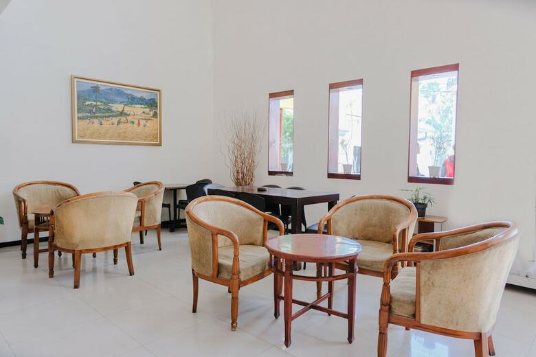 Hostal Oyo 926 Hotel Nugraha