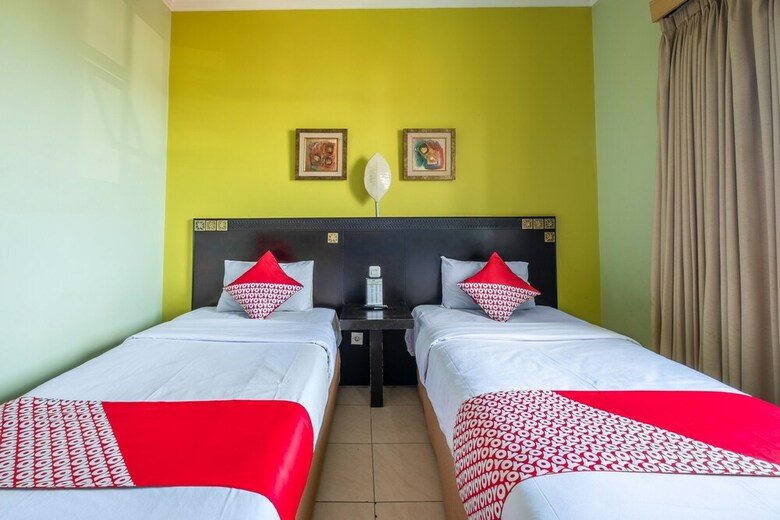 Hostal Capital O 1010 Isola Resort