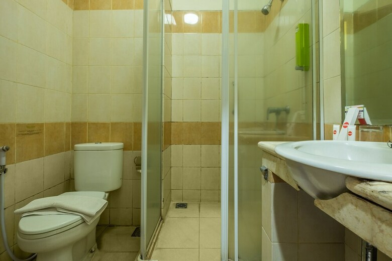 Hostal Capital O 1010 Isola Resort