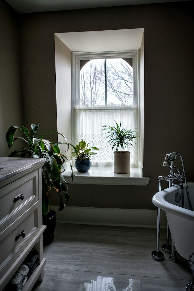 Maplehurst Manor Bed And Breakfast