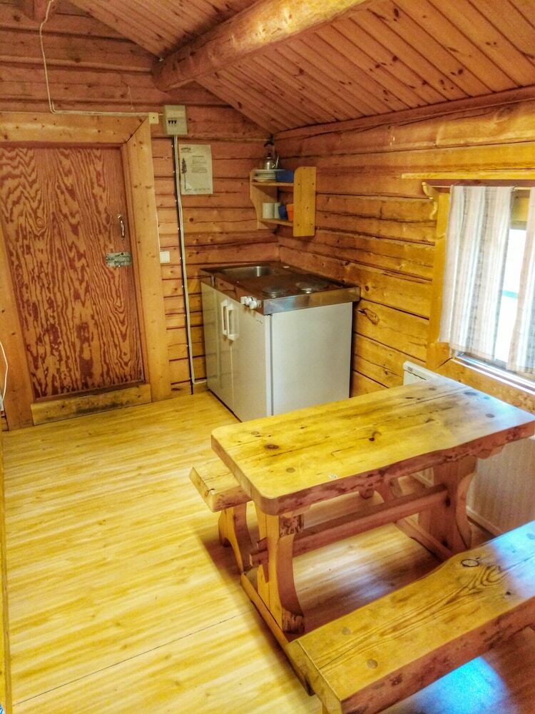 Hostal Gillhov   Camping And  B&B