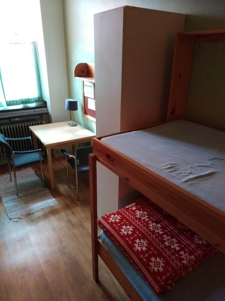 Hostal Gillhov   Camping And  B&B