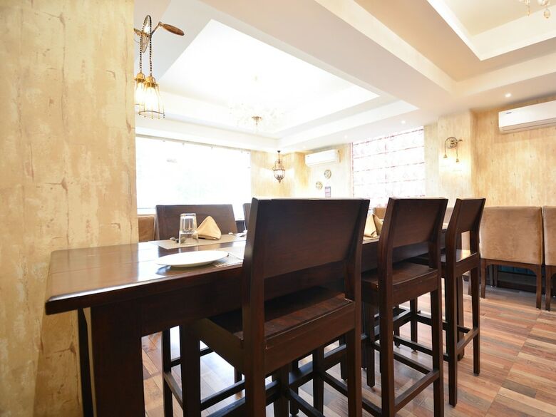 Hotel Capital O 37234 Reejas Inns' N' Suites