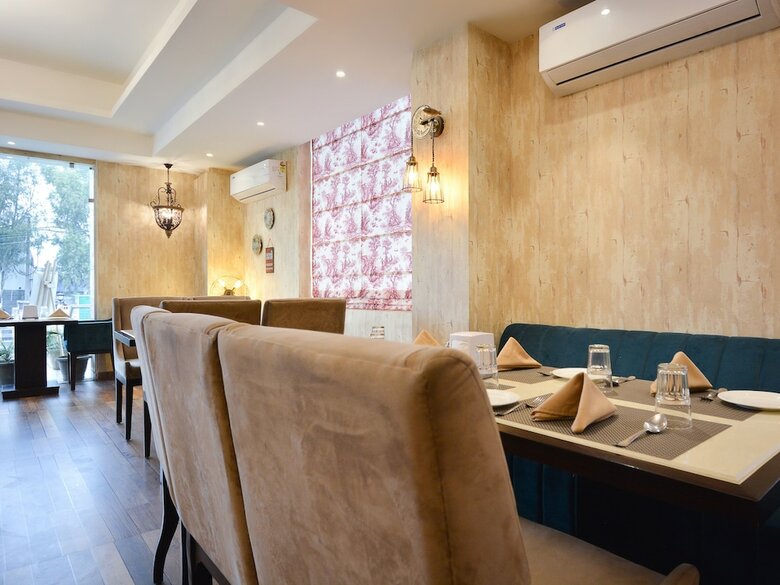 Hotel Capital O 37234 Reejas Inns' N' Suites