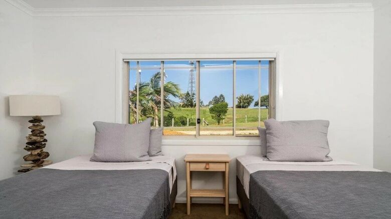 Your Luxury Escape - Byron Sunset Breeze