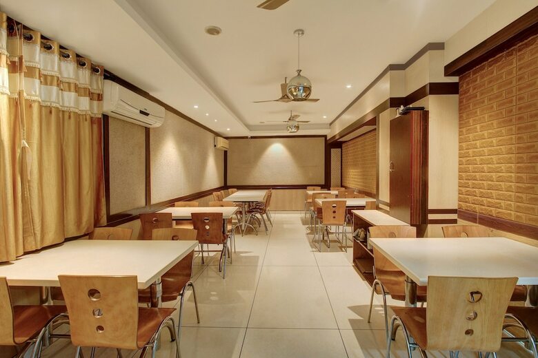 Oyo 29675 Hotel Tiruchendur Mani Iyer