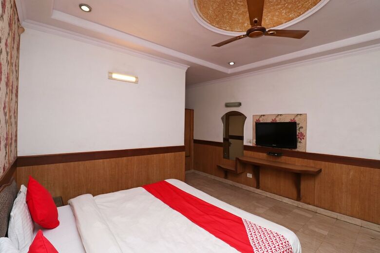 Hotel Oyo 27878 Highway Inn International