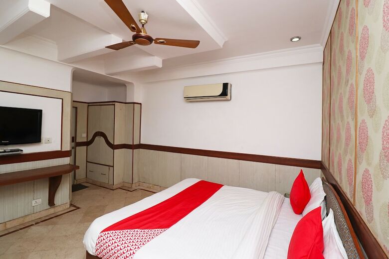 Hotel Oyo 27878 Highway Inn International