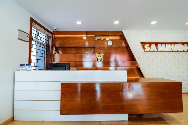 Hotel Oyo 28076 Samrudhi Residency