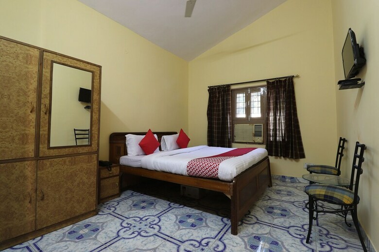 Hotel Oyo 30450 Aamrapaali Water Park
