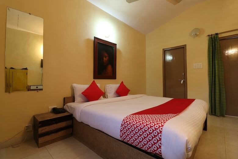 Hotel Oyo 30450 Aamrapaali Water Park