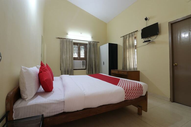 Hotel Oyo 30450 Aamrapaali Water Park