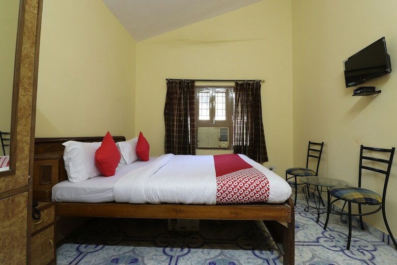 Hotel Oyo 30450 Aamrapaali Water Park