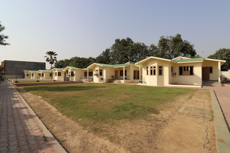 Hotel Oyo 30450 Aamrapaali Water Park