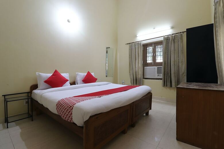 Hotel Oyo 30450 Aamrapaali Water Park