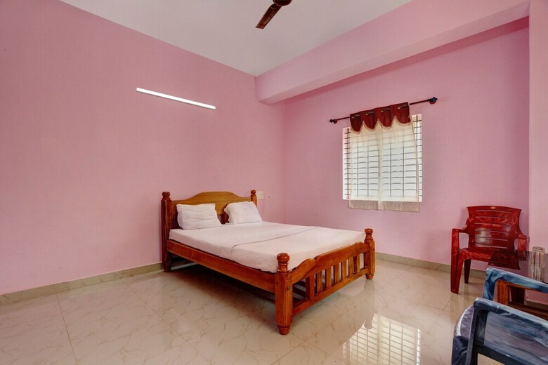 Hotel Spot On 37203 Royal Comforts