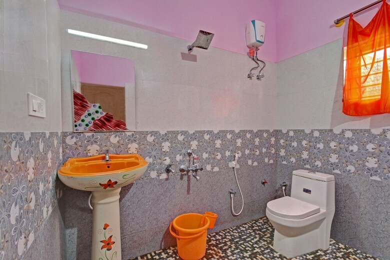 Hotel Spot On 37203 Royal Comforts