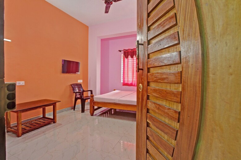 Hotel Spot On 37203 Royal Comforts