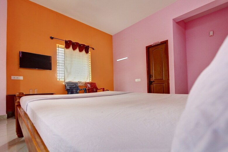 Hotel Spot On 37203 Royal Comforts