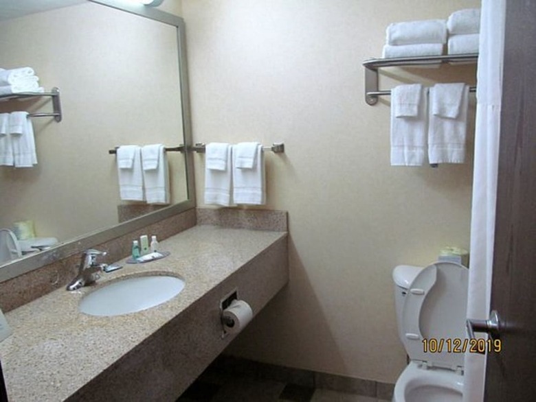 Hotel Quality Inn & Suites