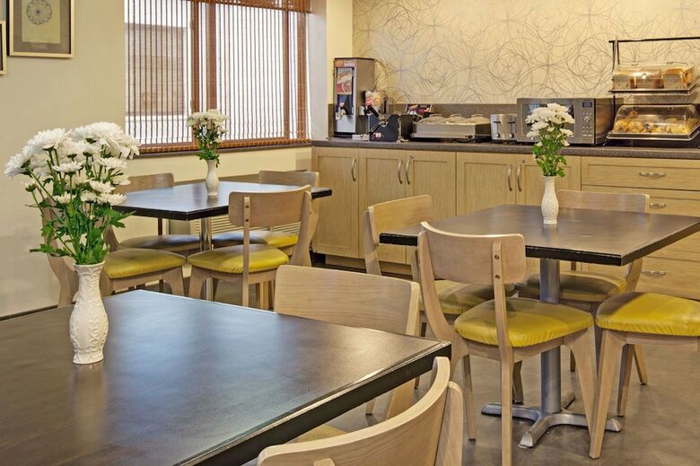 Hotel Ramada By Wyndham Staten Island