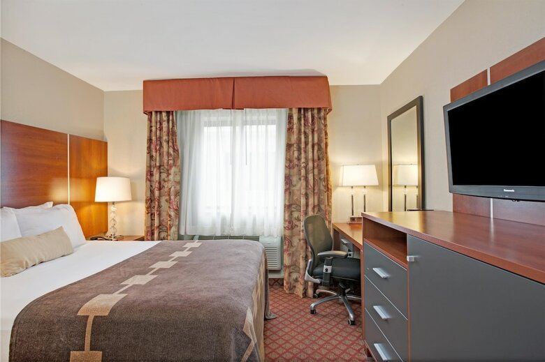 Hotel Ramada By Wyndham Staten Island
