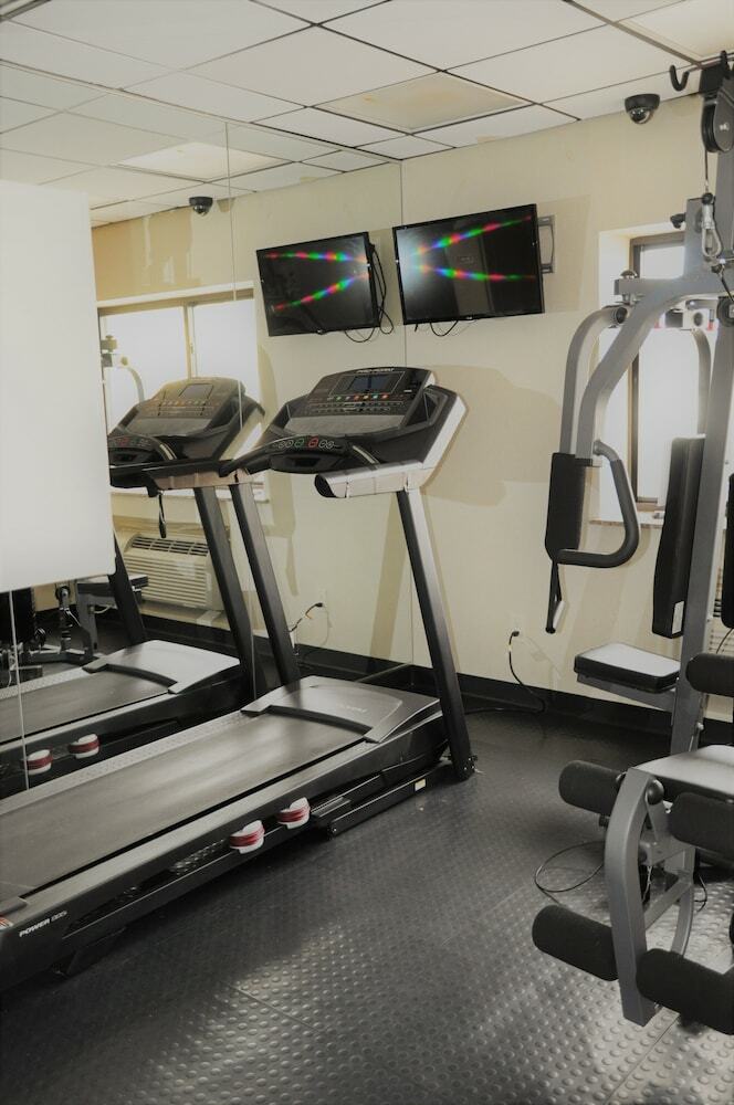 Hotel Ramada By Wyndham Staten Island
