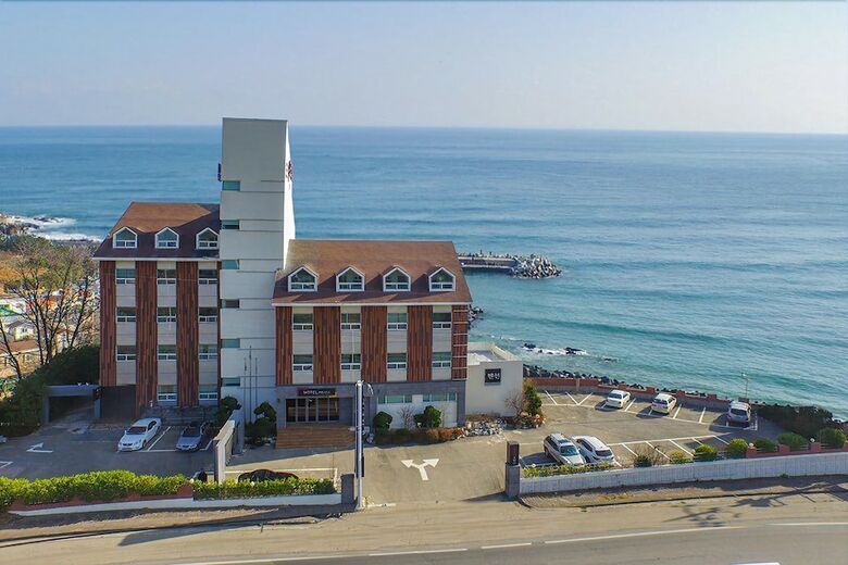 Prada Hotel & Pension