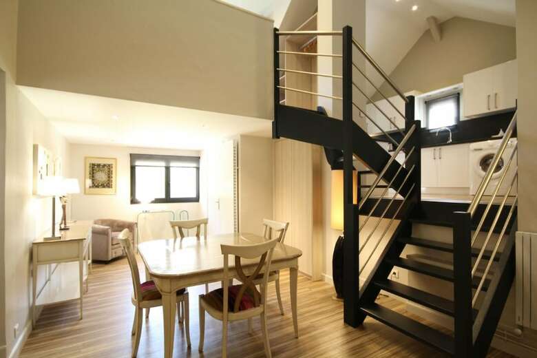 Hotel Chambres D?hotes Dans Maison Complete : La Source