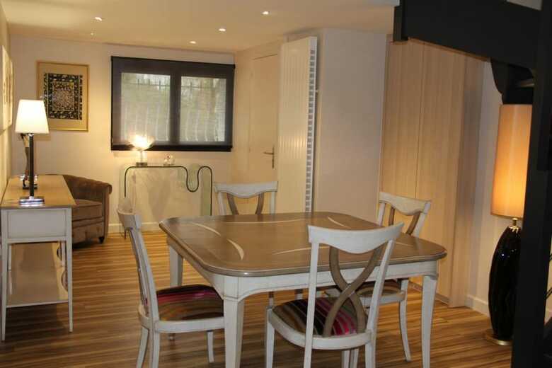Hotel Chambres D?hotes Dans Maison Complete : La Source
