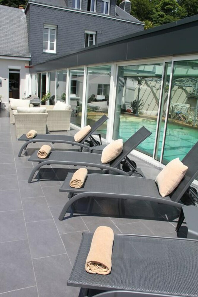 Hotel Chambres D?hotes Dans Maison Complete : La Source