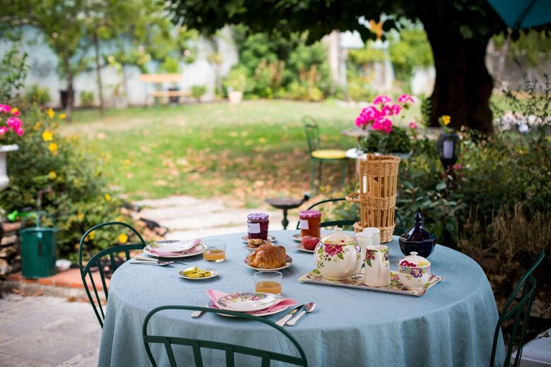 Les Logis Du Plat D'etain By G�tes de France