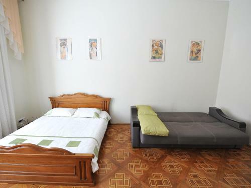 4-room Central Apartment King Danylo Monument
