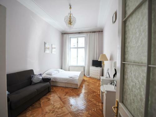 4-room Central Apartment King Danylo Monument