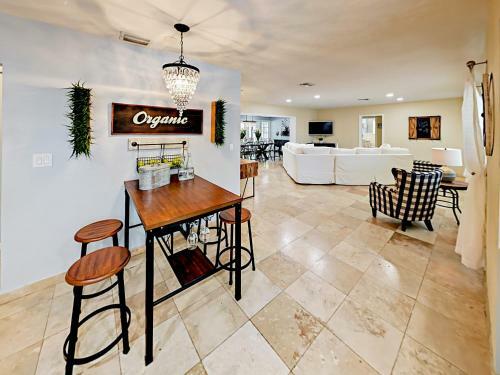 1919 Siesta Drive Home
