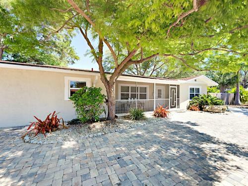 1919 Siesta Drive Home