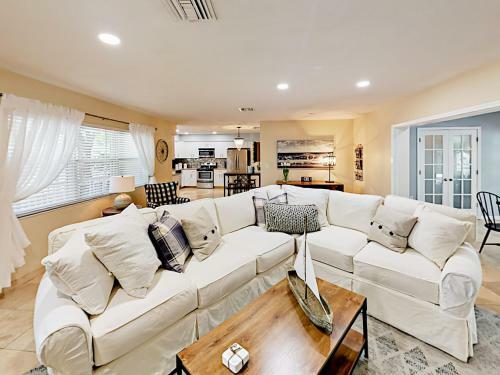 1919 Siesta Drive Home