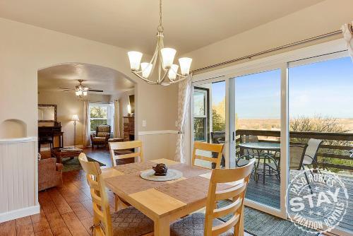 Cozy Casa Blanca 2448