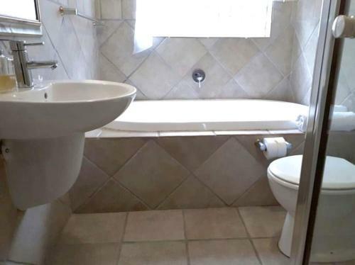 Hostal Eversview Guesthouse