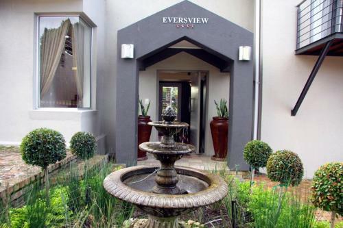 Hostal Eversview Guesthouse