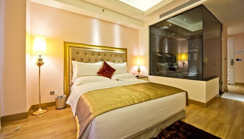 The Royal Pinnacle Hotel