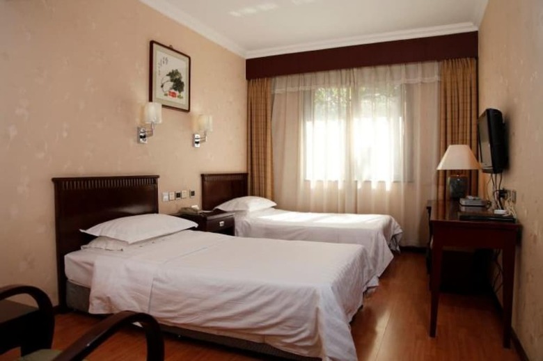 Beijing Hujialou Hotel