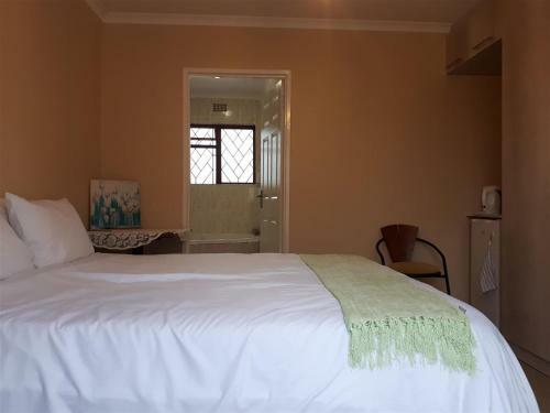 Booked Easy - Near Airport
