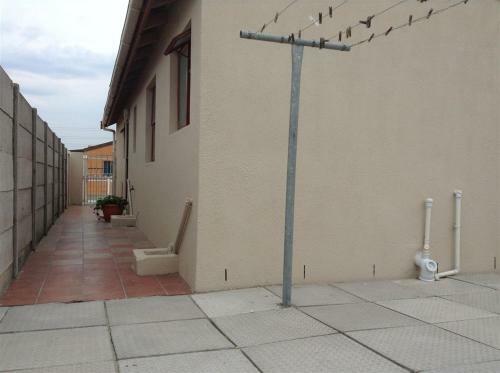 Booked Easy - Near Airport