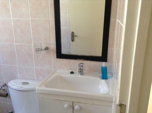 Booked Easy - Near Airport