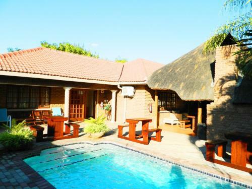Hostal Bushmen Inn