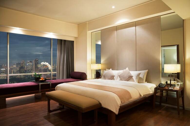 Hotel Sparks Luxe Jakarta