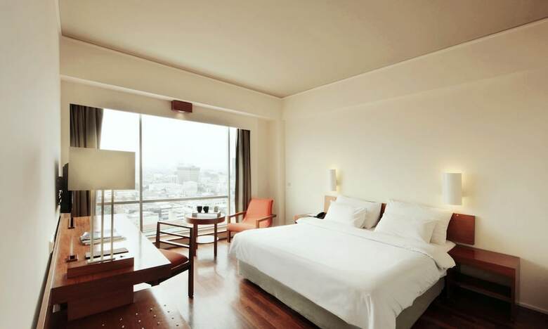 Hotel Sparks Luxe Jakarta